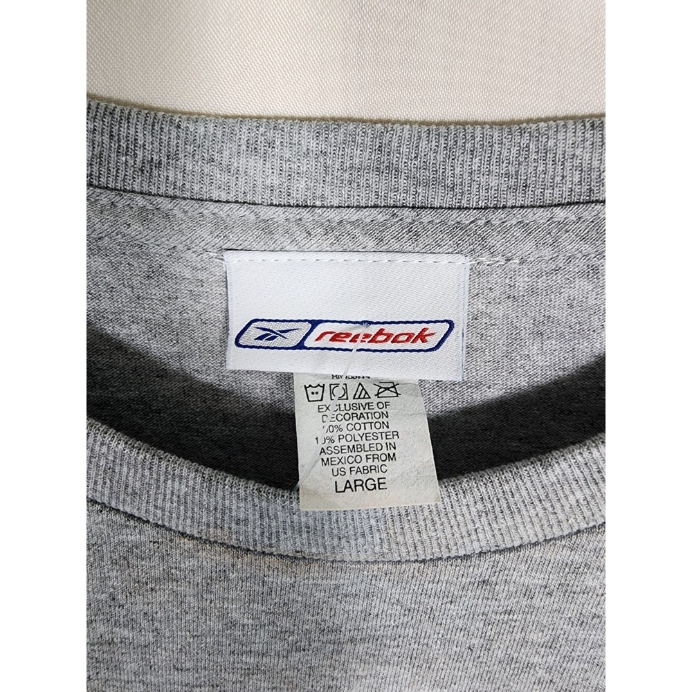 Reebok Womens NWT L Gray T-Shirt Red Studded Logo Athleisure Y2K Grunge Sporty - Picture 3 of 6